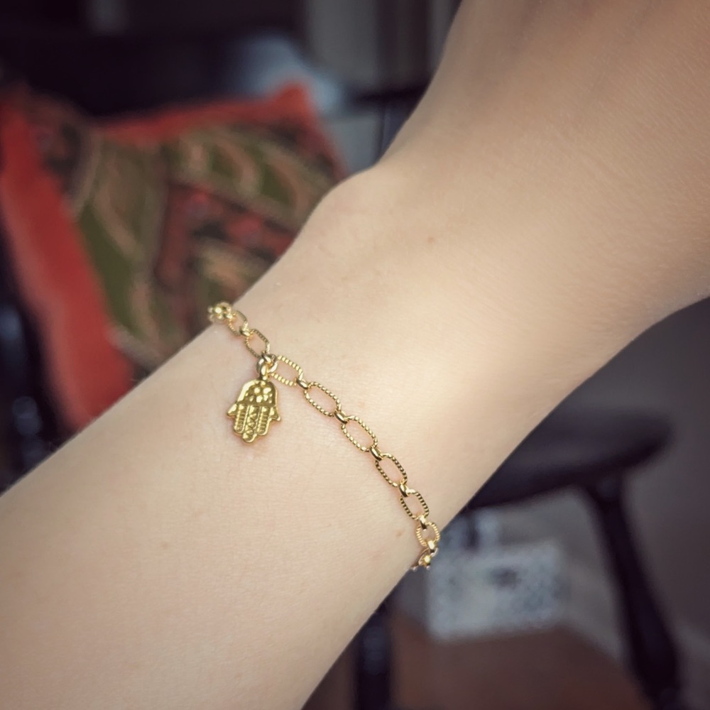 14k gold gf chain bracelet with hamsa